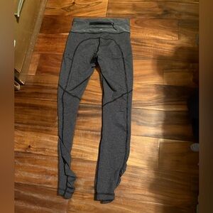 Lululemon Women’s Leggings Size 2‎ Black Gray Zipper Pocket Run Train (0821)